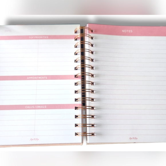 Hardcover Wedding Planner - Picture 3 of 6